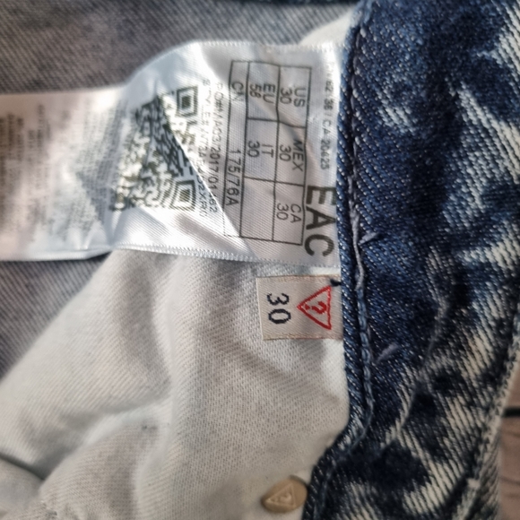 Guess 1981 Mom Skinny Women's Jeans 30W 29L Acid Wash Blue Tapered 80s Style - Picture 11 of 14
